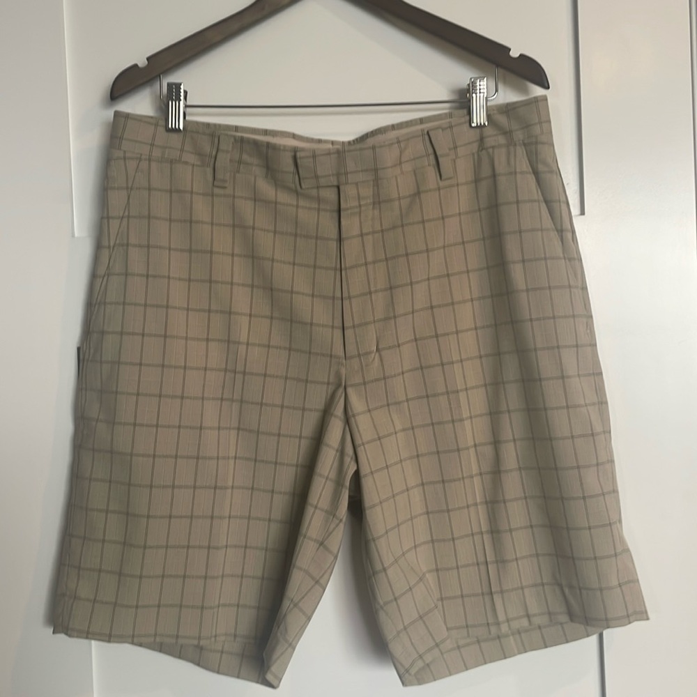 Tiger Woods golf shorts